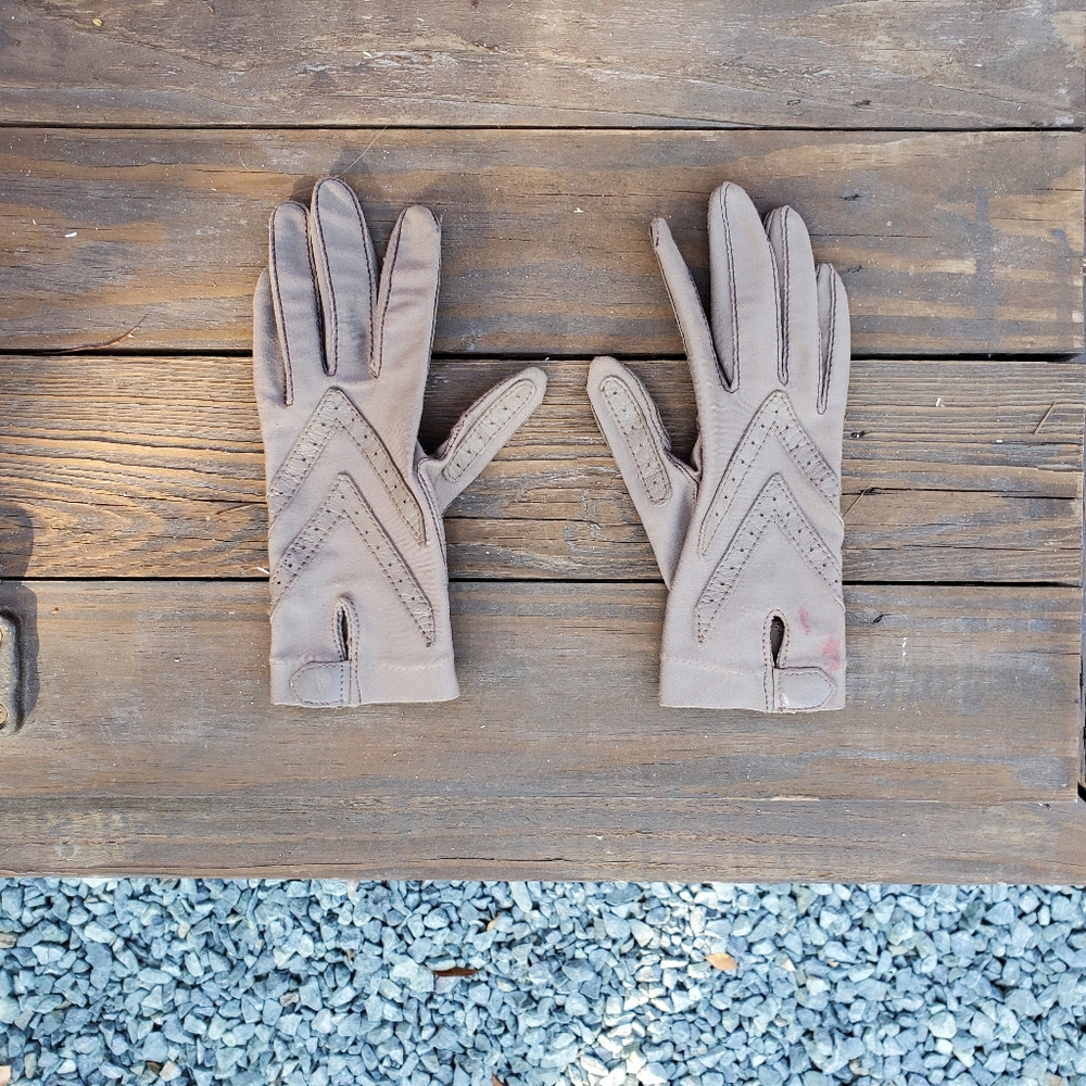 Vintage isoToner by Aris gloves. 1980's. "One Size". Women's med/small